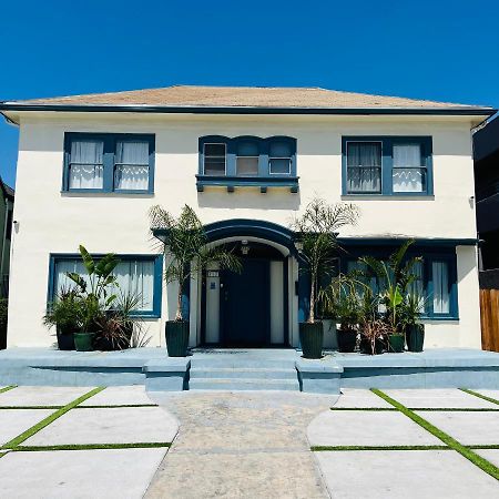 The Wilshire Metro Hostel Los Angeles Exterior photo